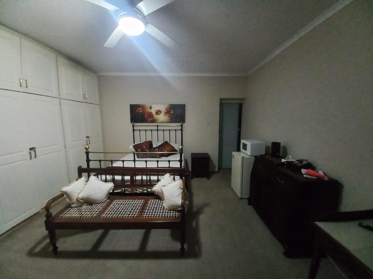 Anri Guesthouse 블룸폰테인 외부 사진