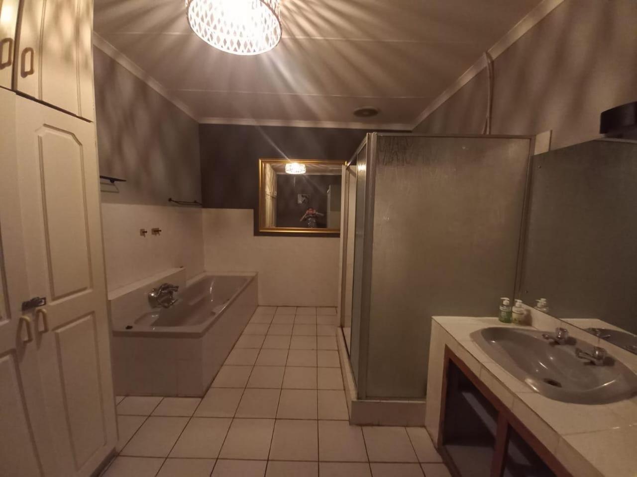 Anri Guesthouse 블룸폰테인 외부 사진