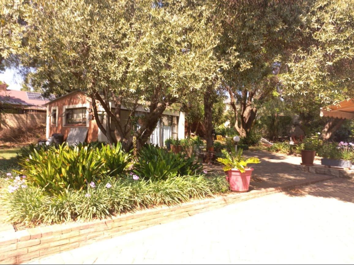 Anri Guesthouse 블룸폰테인 외부 사진