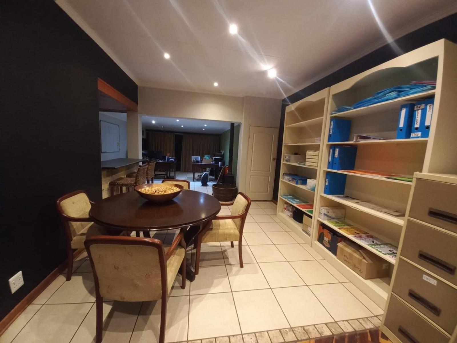 Anri Guesthouse 블룸폰테인 외부 사진